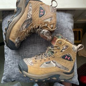 Under Armor lace up hiking boots